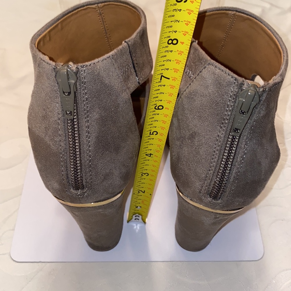 Euc Report Size 10 Gray Suede, Open Toed Shoes Wi… - image 5